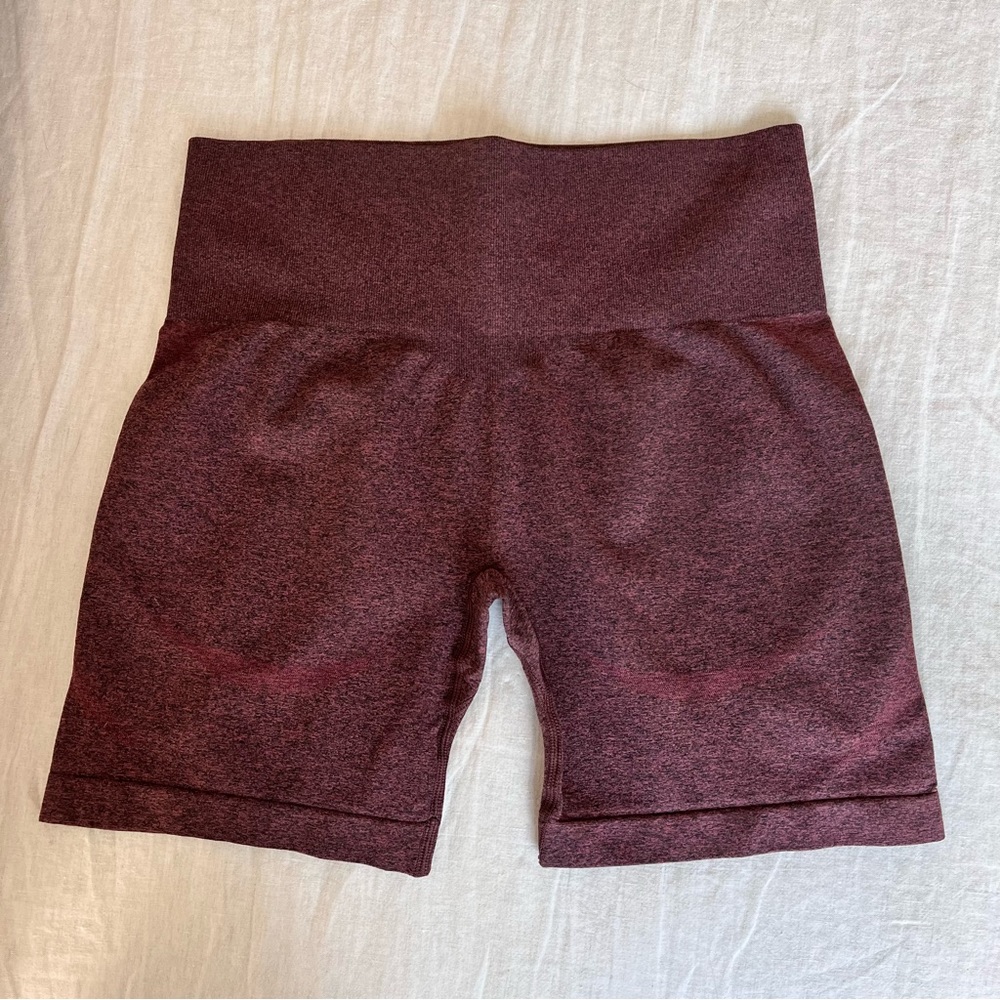 CONTOUR SEAMLESS WORKOUT SHORTS - Picture 2 of 6